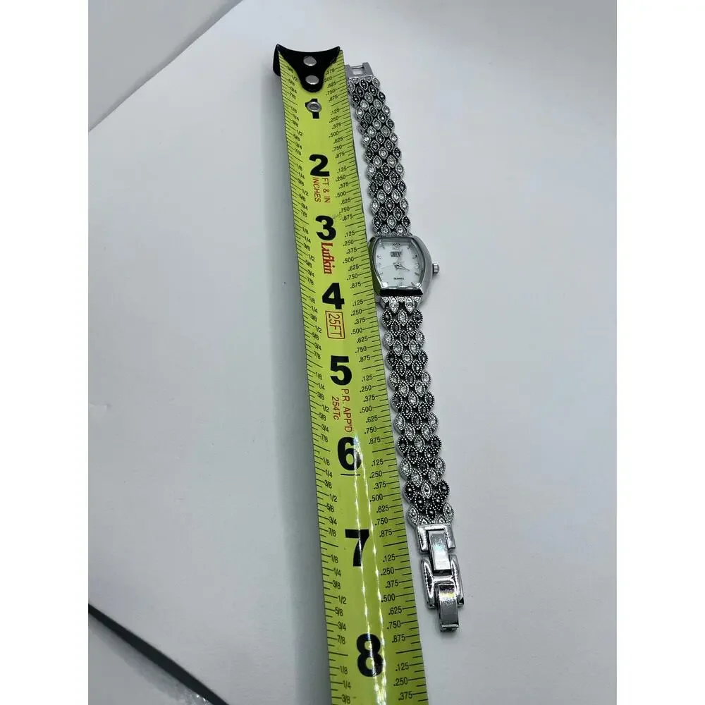 Gruen II Women's Silver Tone Watch Black Gray Analog‎ *new battery*
